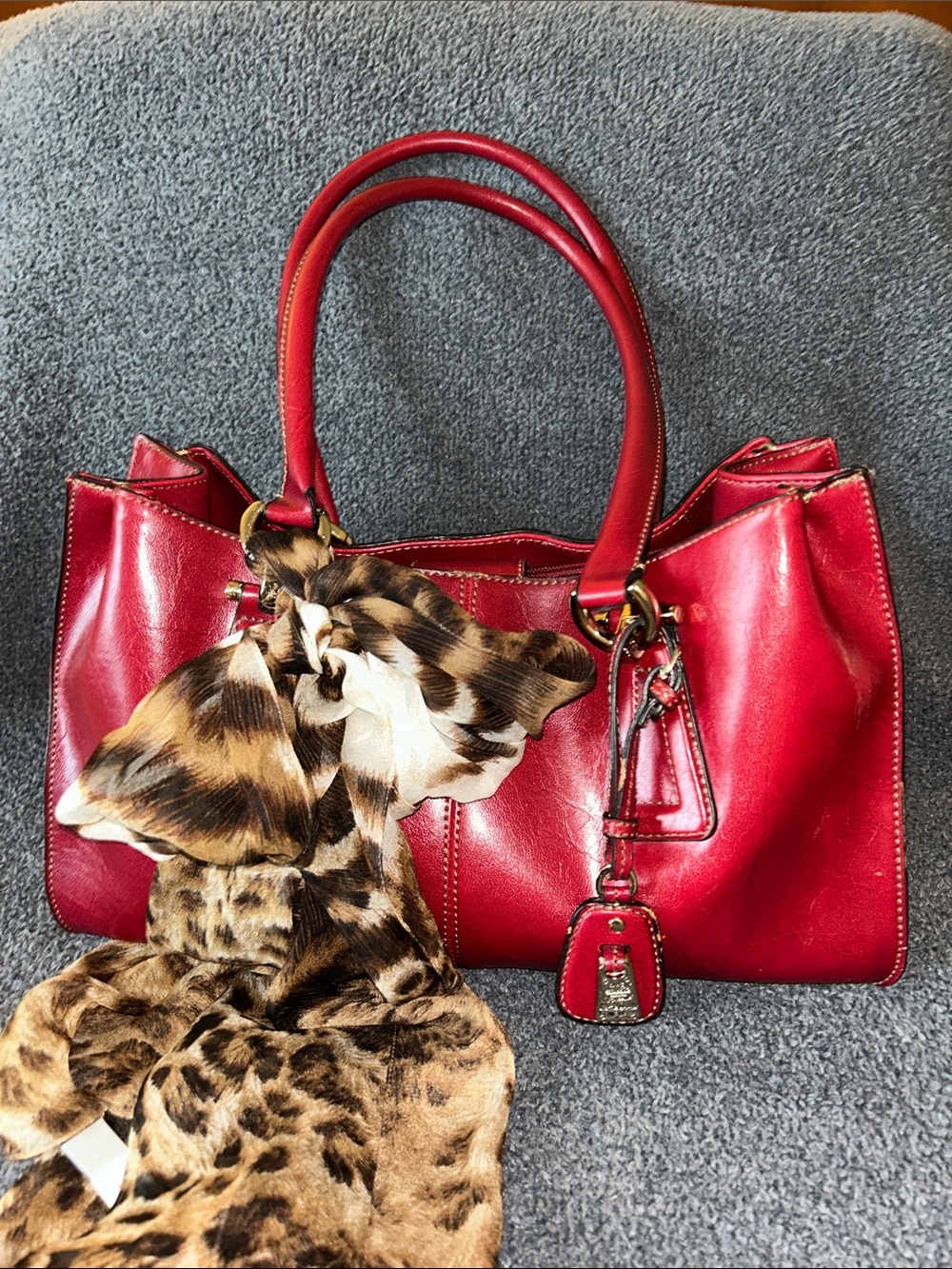 Vintage Liz Claiborne Red Tote with 100% made in Italy, silk Scarf
